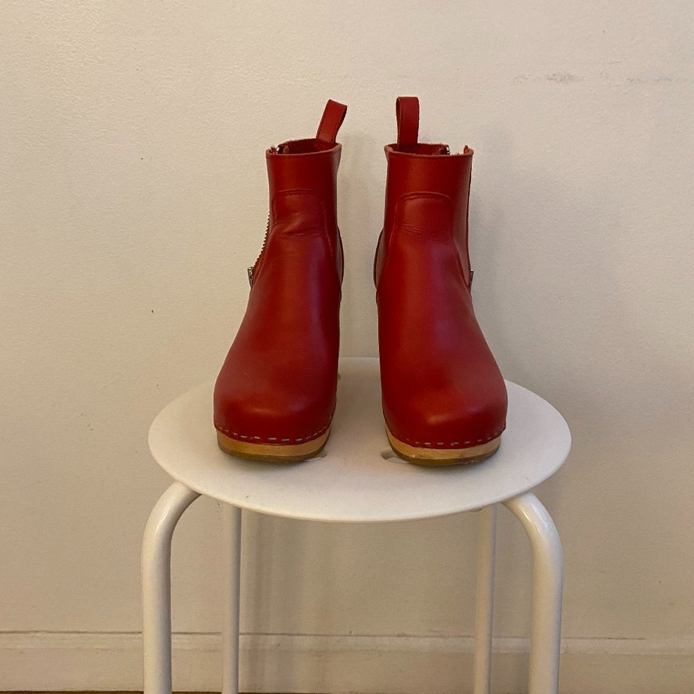 Swedish Hasbeens Zip It Emy Booties, in Red, size 39/8.5